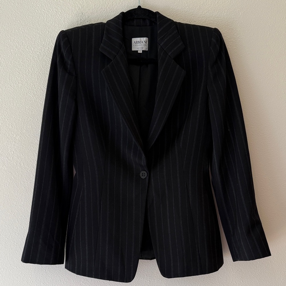 Armani Collezioni Women's Black Striped classic Armani Blazer size 4